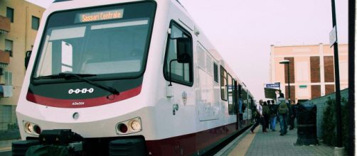 Un giovane sassarese è rimasto bloccato sul treno.