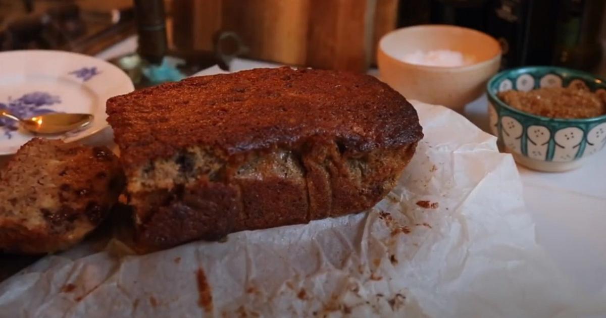 Simple Christmas banana bread recipe