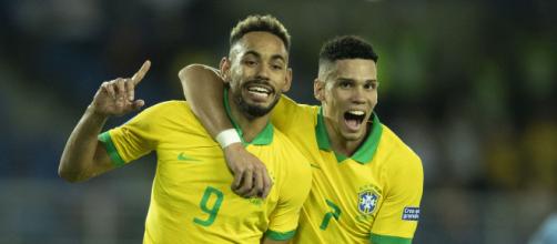 Matheus Cunha e Paulinho marcaram gols que classificaram o Brasil no Pré-Olímpico. (Arquivo Blasting News)