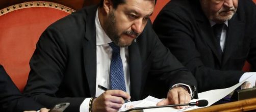 Gregoretti, Salvini in Senato per il voto: 'A testa alta' e cita Ezra Pound