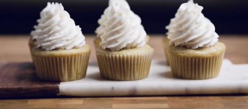 How To Make Vegan Vanilla Cupcakes [Source: Make It Dairy Free - YouTube]