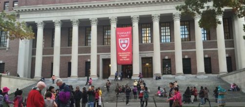 Campus e biblioteca da Universidade de Harvard. (Arquivo Blasting News)
