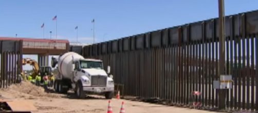 Trump administration reaches 100-mile mark for US-Mexico border wall. [Image source/Fox News YouTube video]