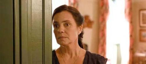 Thelma fica nas mãos de Durval em 'Amor de Mãe'. (Reprodução/TV Globo)