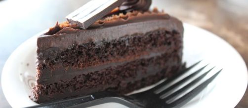 Chocolate cake rich [Source: narmathakish - Pixabay]