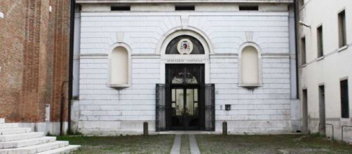 Treviso, docente universitario denuncia gli abusi subiti in seminario.