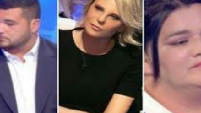 C'&egrave; posta per te, le parole di Giovanni contro Flora indispettiscono Maria.