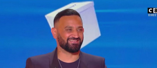 TPMP : Cyril Hanouna gagnerait 40 000 euros par mois selon Le Canard Enchaîné. Credit: C8 Capture