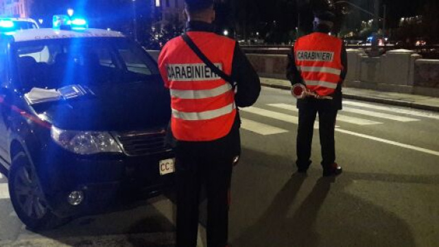 Tragedia nel Salernitano: accoltella la moglie alla gola e si impicca, la donna &egrave; in fin di vita