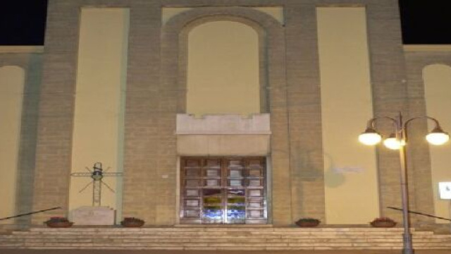 Tuturano, furto nella chiesa madre: ladro solitario in azione, indagini in corso.