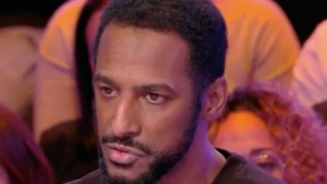 TPMP : Stomy Bugsy s'adresse à Macron pour qu'il rende hommage aux fusilleurs sénégalais. Credit : C8 capture