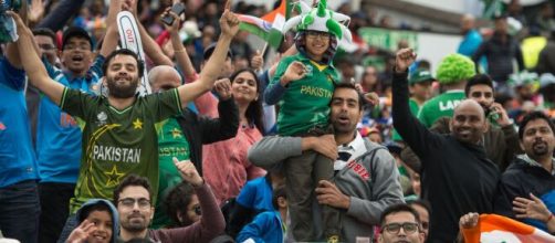 Pakistan Super League bringing a cricket-crazy country (Image via PTV Sprots Screencap)