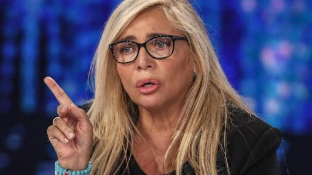 Domenica In, Mara Venier ospiter&agrave; tra gli altri Carlo Verdone, Rita Pavone, Enrico Nigiotti e Teo Teocoli.