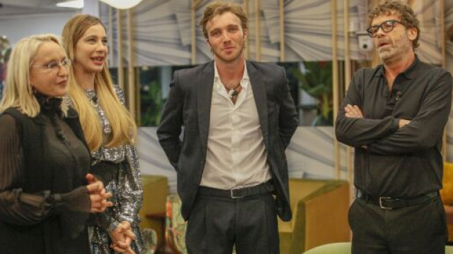 GF Vip, Clizia Incorvaia dubbiosa sulla storia con Paolo: 'Questa situazione non è facile'.