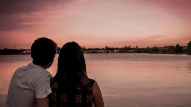 Oroscopo 23 febbraio: amore in primo piano per Vergine, prudenza per Pesci