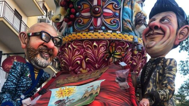 Sciacca, tragedia al Carnevale: Salvatore, 4 anni, cade dal carro e muore