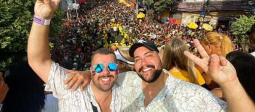 Tiago Abravanel e Fernando Poli estão juntos há cinco anos. (Reprodução/Instagram/@tiagoabravanel)