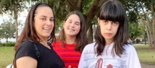 Silvia Abravanel com as filhas Amanda e Luana. (Reprodução/@silviaabravanel/Instagram).