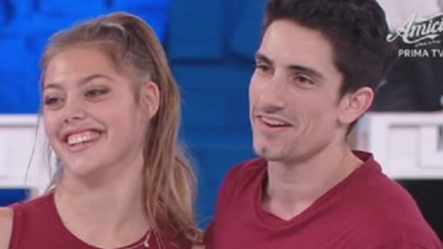 Amici 19, Javier e Talisa si baciano in casetta.