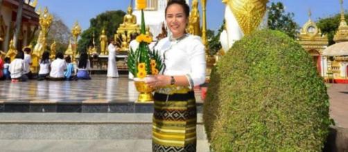 Annie Toborowsky posted a photo of herself in a beautiful Thailand dress. (Image source: Instagram/@annie_suwan_toborowsky)