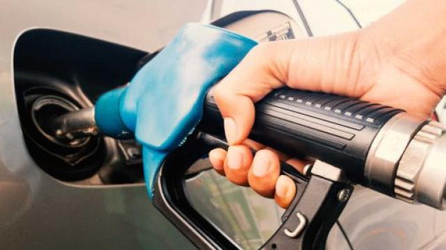 Effetto Coronavirus sulla benzina, prezzi in calo nei prossimi giorni.