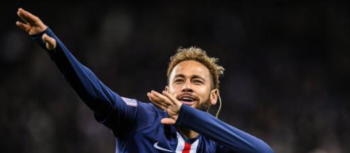 Neymar esteve fora de partidas dos seus clubes por cinco anos consecutivos no dia de aniversário de sua irmã. (Arquivo Blasting News)