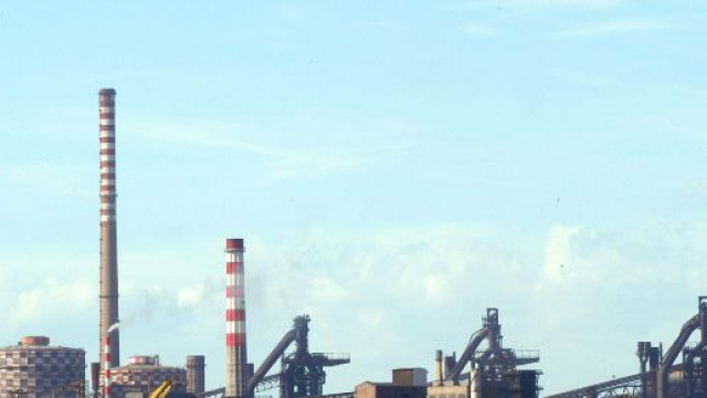 L'impianto siderurgico dell'ex Ilva, che costituisce la pi&ugrave; grande acciaieria d'Europa.