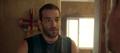 Sandro (Humberto Carrão) confessará que participou de um crime nos próximos capítulos de "Amor de Mãe". (Reprodução/TV Globo)
