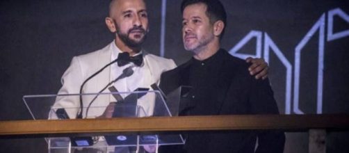Álvaro (Irandhir Santos) e Raul (Murilo Benício) em 'Amor de Mãe. (Reprodução/Globo)