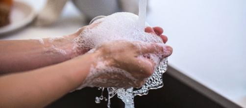 El lavado de manos con agua y jabón, efectivo contra el coronavirus. (Foto de Piqsels)