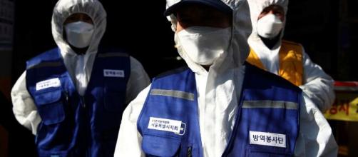 Coronavirus, l'Oms dichiara lo stato di pandemia: 'I morti saliranno ancora'