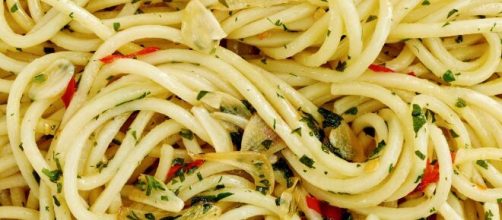 Pasta Aglio, Olio e Peperoncino Recipe - NYT Cooking | Olio recipe ... - pinterest.cl