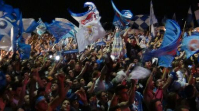 Barcellona-Napoli a porte chiuse: i tifosi azzurri decidono di donare in beneficenza all'ospedale Cotugno, i loro rimborsi