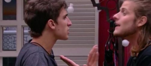 Em festa no Big Brother Brasil 2020, Felipe Prior e Daniel entram em discussão. (Reprodução/TV Globo)