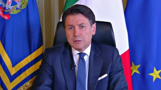 Chiusi bar e negozi, aperti solo servizi essenziali - www ... - controradio.it