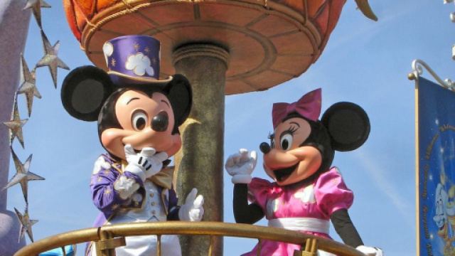 Coronavirus : Disneyland Paris interdit les parades et spectacles extérieur. Credit : Pixabay/dassel