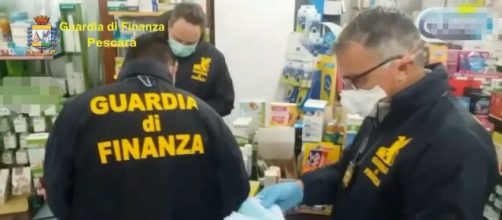 Una parafarmacia di Pescara è stata sospesa.