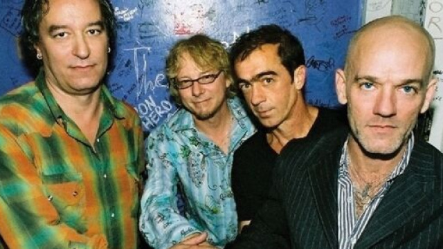 Coronavirus: i R.E.M. hanno lasciato su Facebook un messaggio di solidarietà a tutti gli italiani