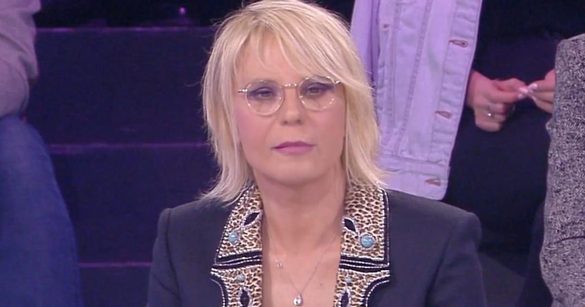 Maria De Filippi si infuria a Amici, su Twitter e IG la ...