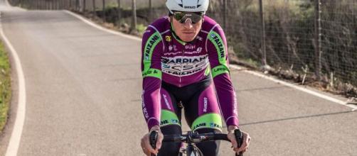Coronavirus, il ciclista Filippo Fiorelli insultato per strada si sfoga sui social: "Informatevi, i professionisti possono allenarsi".