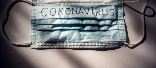 Sindacati polemici contro il virologo D'Ancona: "Offensivo dire che medici e infermieri possono essersi ammalati di coronavirus al ristorante"