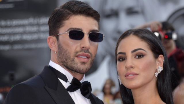 Andrea Iannone lancia una frecciatina a Giulia De Lellis: 'Sta scrivendo un nuovo libro'.