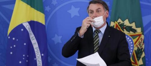 Deputados do PSOL, juntamente a artistas, intelectuais e ativistas, protocolam pedido de impeachment de Bolsonaro. (Arquivo Blasting News).
