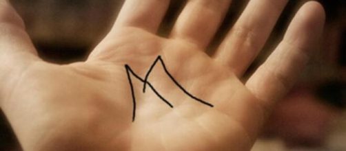 Aqueles que tem a letra 'M' nas mãos, são pessoas repletas de capacidade, de acordo com a quiromancia. (Arquivo Blasting News)