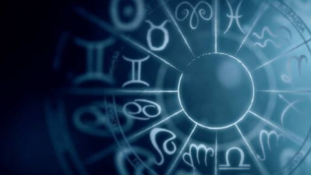 L'oroscopo del fine settimana 4-5 aprile: massima prudenza per l'Ariete, relax per i Pesci