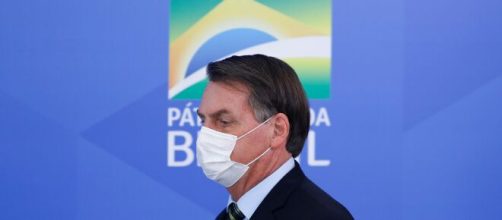 Governo Bolsonaro irá compensar trabalhadores informais e pessoas economicamente vulneráveis com o Coronavoucher. (Arquivo Blasting News)