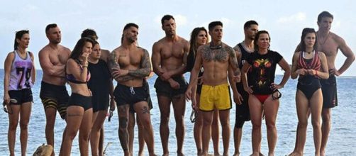 Los concursantes de 'Supevivientes' en la playa (Mediaset)