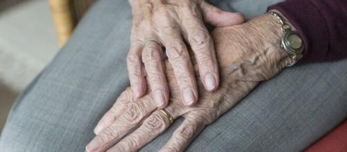 Infectados com o coronavírus, pacientes idosos recebem chance de se despedirem de seus familiares. (Arquivo Blasting News)