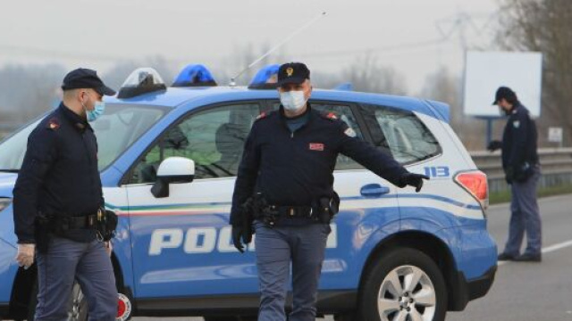 Coronavirus, Italia zona rossa. I controlli della Polizia - Panorama - panorama.it