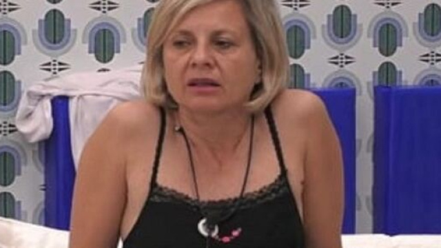 Grande Fratello Vip 4, Antonella contro la Lessa: ‘Vorrei rovesciarle la monnezza’.